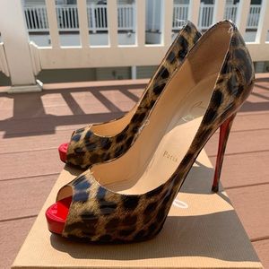 👠 Very Prive 120 Patent Leopard 
🌈 Color: Leopard
📏 Size: 39.5
